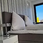 Plenus Apartment Airport Arsterdamm